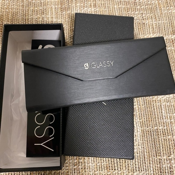 GLASSY FOLDABLE GLASSES CASE AND BOX - Picture 5 of 11